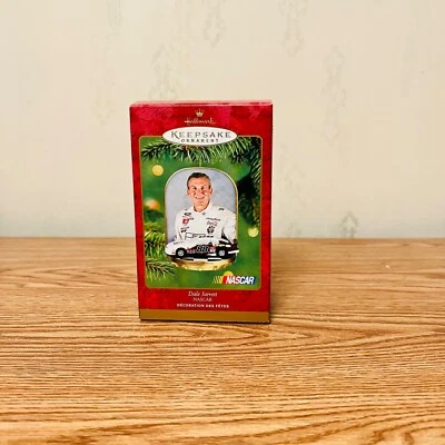 Dale Jarrett #88 NASCAR Winner Circle 2003 conjunto de adornos con fecha coche y casco Foto 1 de 4