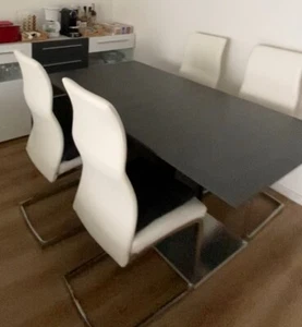 dining table and chairs - Bild 1 von 1