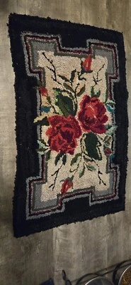 Antigua alfombra floral vintage country primitiva enganchada a mano talla 36x24 en BONITO ASPECTO Foto 1 de 4