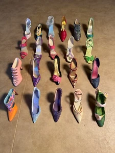 JTRS - Just The Right Shoe 21 shoes from 1999 - 2002 20 stilettos and 1 sneaker - Picture 1 of 7