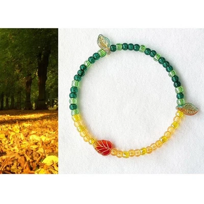 Bracelet Autumn Fallen Leaves in Woods Green Red Orange Beads Sparkle Unique Foto 1 de 4