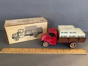VINTAGE ERTL DIECAST 1926 HARLEY DAVIDSON MACK CRATE BULL DOG TRUCK BANK #2369 - Picture 1 of 6