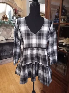 Entro Women's Small Long Sleeve Black, White Plaid Flannel V Neck Blouse - Picture 1 of 9