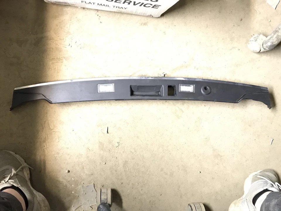 09 10 11 12 13 14 15 BMW 750i крышка багажника номерного знака лампа хромированная лента - Изображение 1 из 3