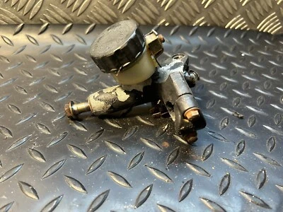 Cilindro maestro de freno delantero y depósito Yamaha YZF 750 R YZF750 93-99 Foto 1 de 4