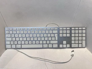 Apple A1243 Silver White Wired USB Keyboard Standard QWERTY UK Layout - Picture 1 of 7