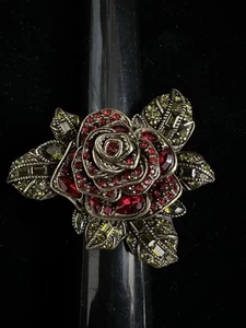 HEIDI DAUS Verzauberter Rosenring rote und grüne Kristalle Beauty Beast Größe 9 - Bild 1 von 9