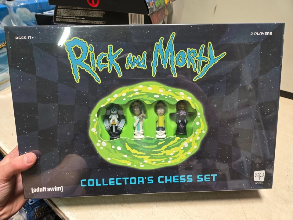 Rick and Morty Collector's Chess Set 17" 2 Players Ages 17