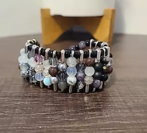 Handcrafted Safety Pin & Beaded Bracelet Multi-Color NEW Ladies Fashion Dressy - Picture 1 of 6