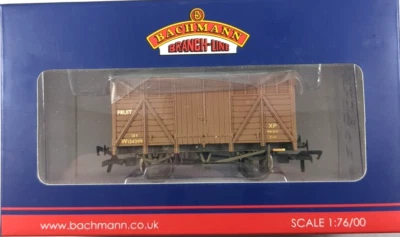 BACHMANN 37-754D 1/76:OO scale  12 TON VENTILATED FRUIT VAN BR BAUX (EARLY-WTHR) - Image 1 of 4