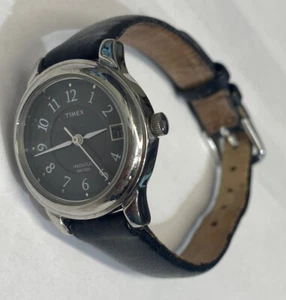 Damenuhr Timex Datum 27 mm Gehäuse schwarzes Band & Zifferblatt neue Batterie " - Bild 1 von 10