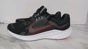 Nike Quest 5 Tenis Para Hombre Negro Rojo Universitario Carretera Zapatos para Correr Talla 12 - Imagen 1 de 7