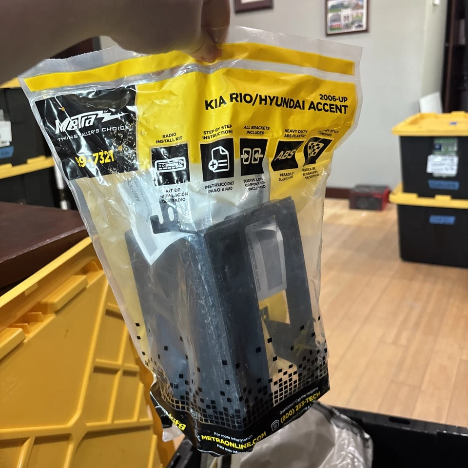 Kit de instalación DIN único Metra 99-7321 para Kia Rio/Hyundai Accent 2006-2009 Foto 1 de 1