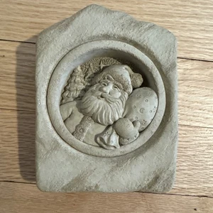 Christmas Carruth Studio Wall Plaque Stone Garden Decor Santa Carved Signed 1997 - Picture 1 of 8