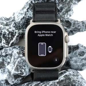 APPLE SMART WATCH ULTRA 49MM GPS CELLULAR TITANIUM BLACK AND GREEN BAND UNLOCKED - Photo 1 sur 12