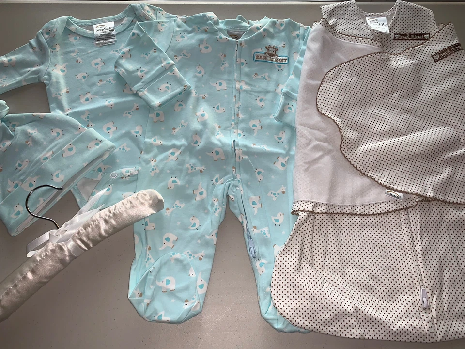 NUEVO CON ETIQUETAS Halo Saco de Dormir Envoltura Recién Nacido Bebé Niño Layette Juego de Regalo 4 Piezas Llévame a Casa Foto 1 de 4