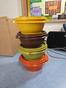 Vintage Tupperware 1323 Green Yellow Orange & Brown Bowls with Lids Lot of 4 EUC - Picture 1 of 17