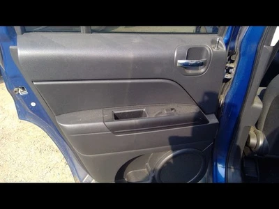 Panel de moldura de puerta trasero PATRIOT 2010 609261 Foto 1 de 4