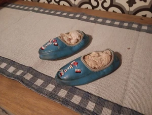 VINTAGE MOKASSINS INDISCHE KINDER SCHUHE BLAU LEDER WIE MATERIAL PERLEN KLEIN - Bild 1 von 2