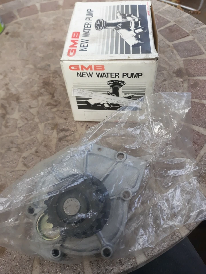 Bomba de agua GMB para Volvo S60 L5 Foto 1 de 1