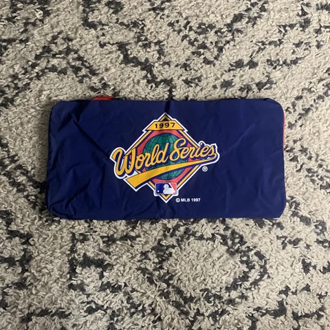 Vintage 1997 World Series Logo Gym/Duffle Bag -Cleveland Indians Florida Marlins Cover