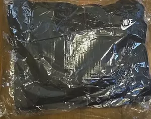 Neu Nike Swoosh Jogginghose & Reißverschluss Hoodie 2 Stück Set Herren schwarz X-Large. - Bild 1 von 4