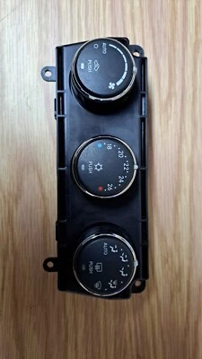 2011 Dodge Avenger AC Heater Control Switch OEM P55111886AG - Imagem 1 de 4