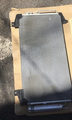 MITSUBISHI GENUINE CONDENSER ASSYAC REFRIGE 7812A351 - Image 1 of 3