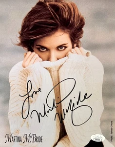 MARTINA McBRIDE Signed Autographed 8"x10" PHOTO Country Singer JSA CERTIFIED - Picture 1 of 8