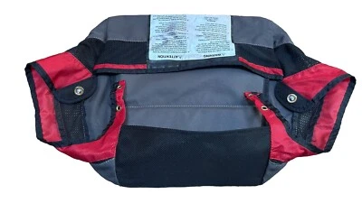 Cochecito individual BOB Strides Revolution rojo gris debajo del asiento cesta Foto 1 de 4