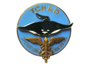 INSIGNE INTERARMEES OPERATION MANTA TCHAD Y. DELSART NEUF - Foto 1 di 2