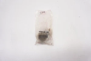 Soporte de permanencia silenciador de escape ATC250R fabricante de equipos originales Honda 18359-961-000 ATC250 81-86 TRX H1 - Imagen 1 de 4