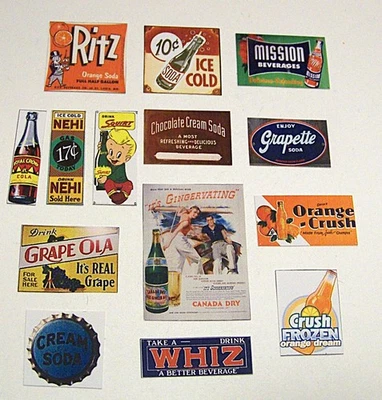 Винтажные плакаты с безалкогольными напитками диорама масштаб 1/24 и различные - помните эти? - Изображение 1 из 4