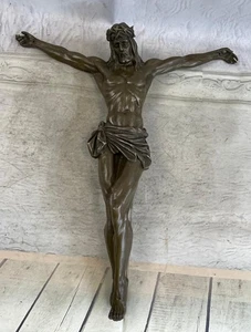 Crocifisso da parete Gesù Cristo in croce scultura metallo bronzo 18,5" x 17,5" - Foto 1 di 10