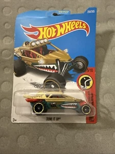 Hot Wheels 2017 Daredevils - Dune It Up (oro) #258 sellado en tarjeta - Imagen 1 de 4