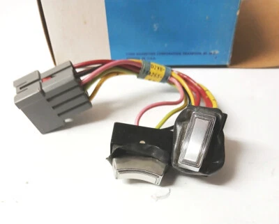 Interruptores de ventana trasera derecha Lincoln Continental 1972 D2VY-14529C como nuevo de lote Foto 1 de 4