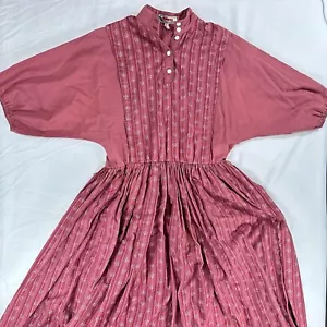 Abito popolare austriaco vintage rosso corno alpino taglia 38 EU/6 USA tradizionale con bottoni - Foto 1 di 7