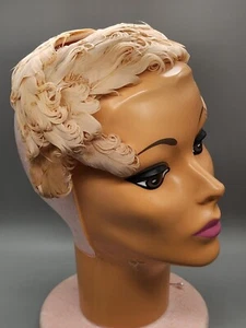 Sombrero diadema esculpido pluma rosa mediados de siglo años 50 - Imagen 1 de 11