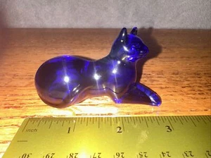 Cobalt Blue Cat Kitty Figurine The Franklin Mint Curio Cabinet Collection 1986 - Picture 1 of 13