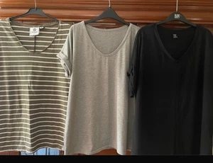LADIES TOPS SIZE 18 . TOG 24 + 2 OTHER LADIES T SHIRT TOPS . SIZE 18 - Picture 1 of 6