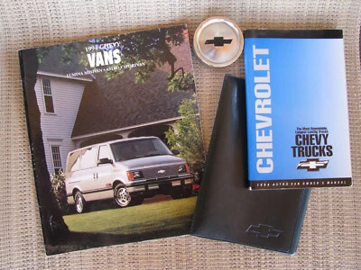 Colección de artículos Chevrolet - Tapacubos, libros Astro, buen estado, ¡regalo gratis también! Foto 1 de 4