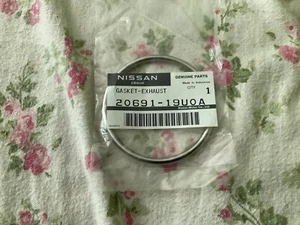 Genuine Nissan Gasket Exhaust OEM 2069119U0A new old stock in bag - Picture 1 of 3