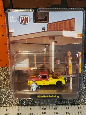 M2 Machines 1967 Ford F-100 Tow Truck R01 24-02 Shell Service Station Diorama - Image 1 of 4