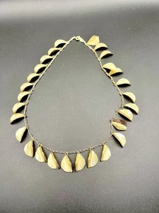 Vintage Crown TRIFARI Gold Tone Leaf Necklace Beautiful Condition! - Picture 1 of 3