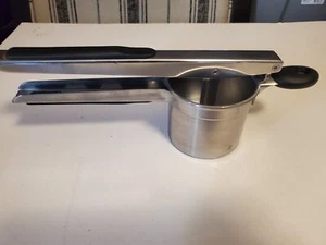 Colador de patatas de acero inoxidable OxO - Imagen 1 de 5