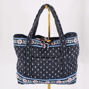 Vera Bradley Schultertasche marineblau Blumenmuster gesteppt Beuteltasche Handtasche 10"x8"x4" - Bild 1 von 11