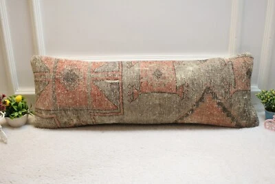 Almohada Alfombra Vintage Colores Rojo y Gris, Almohada Lumbar Larga 12x36 inc, Diseño Hogar Foto 1 de 4