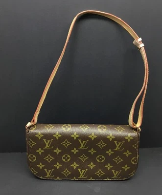 Bolsa Louis Vuitton Classic Pochette ombro/corpo transversal monograma……..[P1] - Imagem 1 de 4