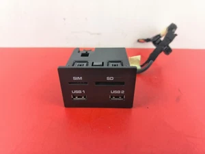 PANEL ZLACZE USB-C X2 CZYTNIK SD SIM PORSCHE MACAN 95B035736 - Picture 1 of 4