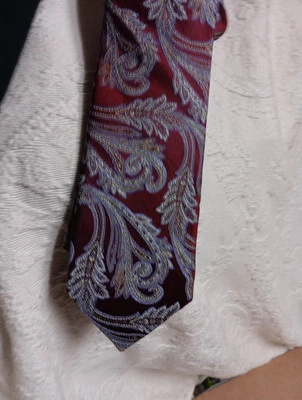 Corbata de seda hecha a mano XMI PLATINUM cachemira roja blanca en muy buen estado envío rápido 3" × 59" Foto 1 de 4
